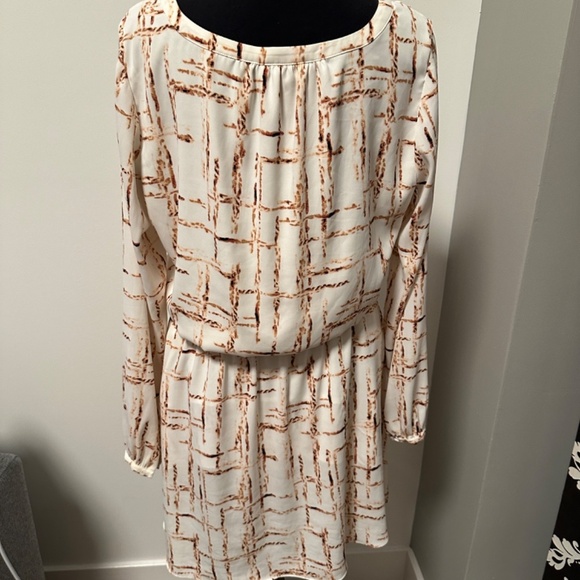 *WHITE HOUSE BLACK MARKET* White x Brown Pattern Long Sleeve Dress Size 10 - Picture 4 of 7